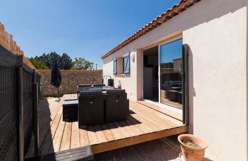 Saint-Mitre-les-Remparts Villa | "Villa One" 80 m2 avec Jacuzzi