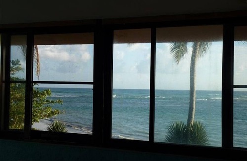 Costambar House | VILLA ON OCEAN,BEACH, SEASIDE COMMUNITY, AIR CONDITIONING WALK TO GROCERY