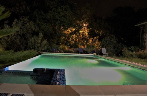 Six-Fours-les-Plages Villa | villa on terraced land planted with beautiful pool/spa, 1km from the sea