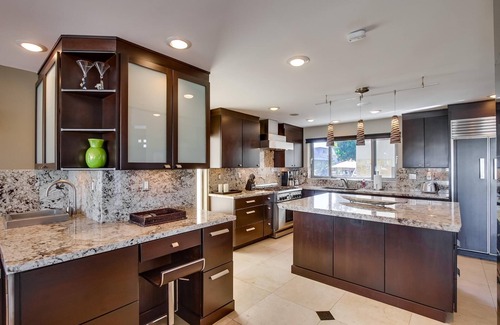 Crown Point House | Villa on the Bay | 6BR MB Gem w/Spacious Yard