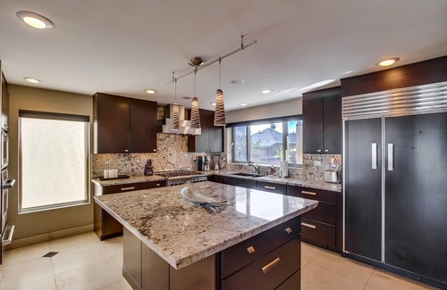 Crown Point House | Villa on the Bay | 6BR MB Gem w/Spacious Yard