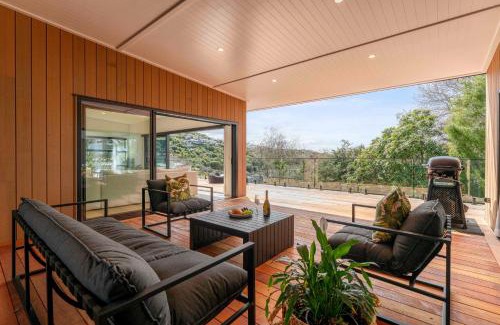 Acacia Bay House | Villa on the Bay