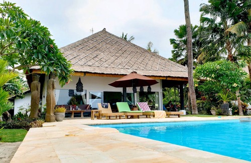 Dencarik Villa | Villa on the Beach in Bali