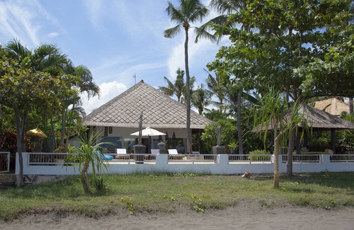 Dencarik Villa | Villa on the Beach in Bali