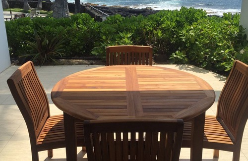 Kailua-Kona Villa | Villa On The Ocean - One Of Largest Condos On Alii Drive. Directly Oceanfront.