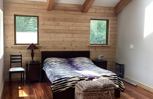 Montague Villa | VILLA ON TOP OF THE MOUNTAIN ON BORDER OF NJ/NY/PA STATE’S. Next to State Park