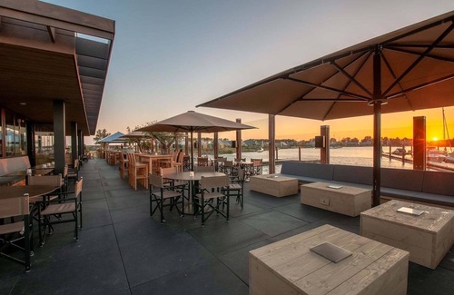 Tholen House | Villa on Waterfront with Stunning Design