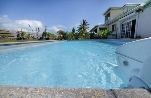 Sainte-Rose Villa | Villa Oneway with swimming pool - Rated 3 stars ⭐
