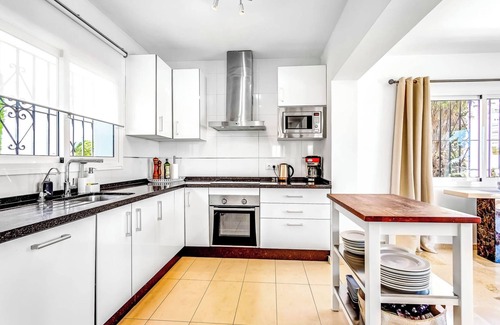Torreblanca Villa | Villa 'Ophelia' with Sea View, Heated Pool & Wi-Fi