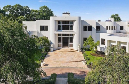 Port Jefferson Villa | Villa Osprey | 11BR | Port Jefferson | Long Island