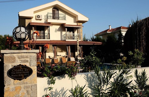 Dalyan City Center Villa | Villa "Oteki Ev" (The Other House) With Garden And Private Pool