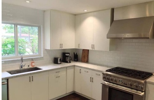 South Lake House | Villa Palma: Hollywood Beach Walk-Private Pool & Tiki Hut-October November Deal