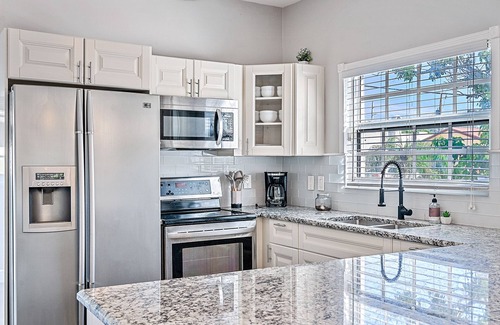 Parker Ridge House | Villa Palma - Private home with hot tub and large backyard