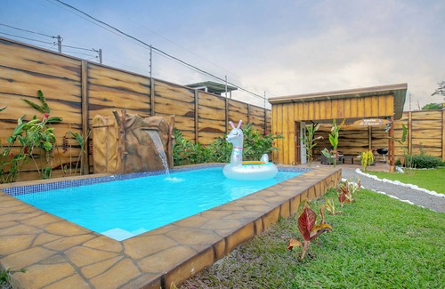 La Fortuna Villa | VILLA PALMERA, A/C GATED & POOL
