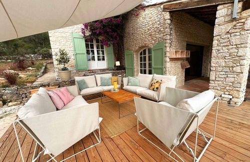 Tourrettes-sur-Loup Villa | Villa Paloma : Nature and design by Architect