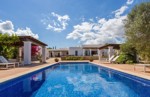 Sant Rafael de Sa Creu Villa | Villa Paraiso, authentic finca, in the center of the island