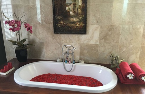 Jimbaran Bay Bed & Breakfast | Villa Pasraman Baghawan