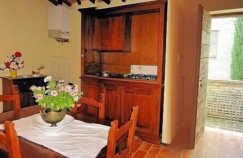 Montone House | Villa Pavone B: A welcoming apartment that covers the entire first floor of a villa surrounded by the greenery, with Free WI-FI.