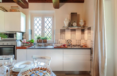 Lucca Historical Center Villa | VILLA PEMOLA a Luxury Farmhouse with Garden and bikes in Lucca Town