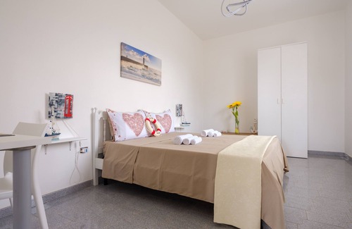 Padula Fede Villa | Villa 'Perla Marina Luxury' with Sea View, Wi-Fi and Air Conditioning