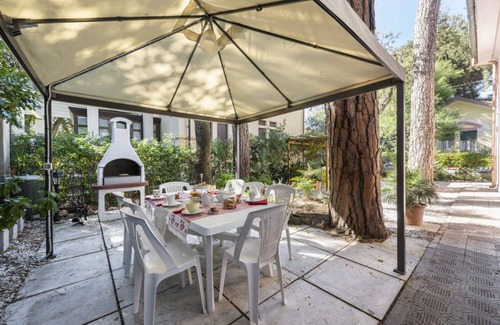 Lido di Camaiore Villa | Villa Perondi by MMega