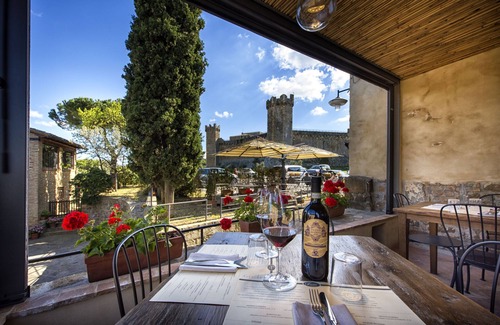 Montalcino Villa | Villa Piazza della Fortezza - Villa with Jacuzzi