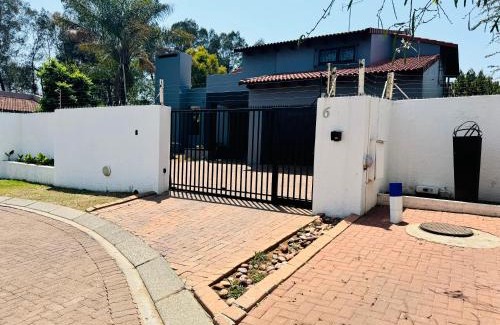 Woodmead Apartment | Villa Picasso Sandton - Executive