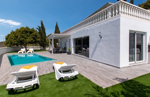 Armenime House | Villa Piconera. Amazing 4 Bedroom Villa. Private Pool. Sea Views. Adeje