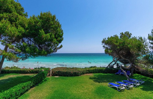 Muro Villa | Villa 'Pinada' with Sea View, Private Terrace and Wi-Fi