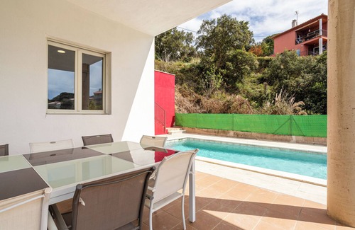 Vidreres Villa | Villa 'Pollancre' with Wi-Fi and Air Conditioning