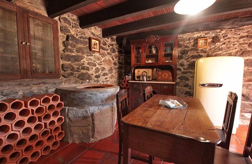 Prazeres Cottage | Villa Prazeres - Free Wifi, Private pool, garden, BBQ between the Sea and the Sierra