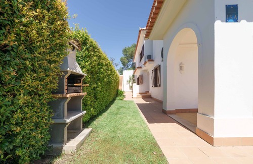 Vale do Lobo Villa | Villa private pool, free WiFi, SKY TV & A/C in tranquil location of Vale do Lobo