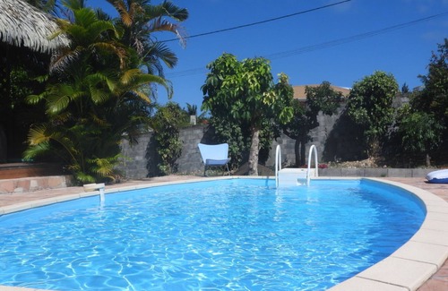 Le Moule Apartment | Villa Prune Kafé: charming 3-room apartment with fully enclosed private pool