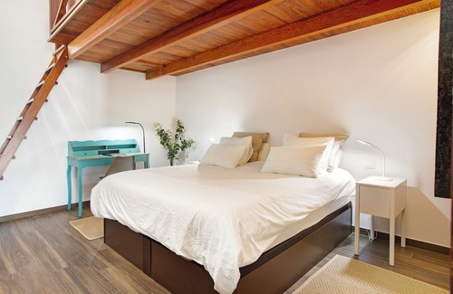 Arucas Villa | Villa "Quintanilla" with Direct Access to Beach, Sea Views & Wi-Fi