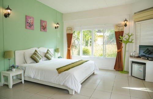 Khanong Phra Resort | Villa Reina Resort
