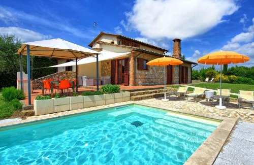 Gambassi Terme Villa | Villa Renina by PosarelliVillas