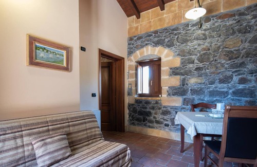 Francofonte Villa | Villa 'Renna' with Pool, Wi-Fi, Terrace & Garden