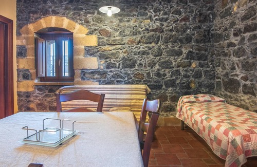 Francofonte Villa | Villa 'Renna' with Pool, Wi-Fi, Terrace & Garden