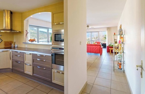 Savines-le-Lac Villa | Villa resort ideal for groups and families with lake and mountain views, swimming pool, sauna