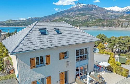 Savines-le-Lac Villa | Villa resort ideal for groups and families with lake and mountain views, swimming pool, sauna