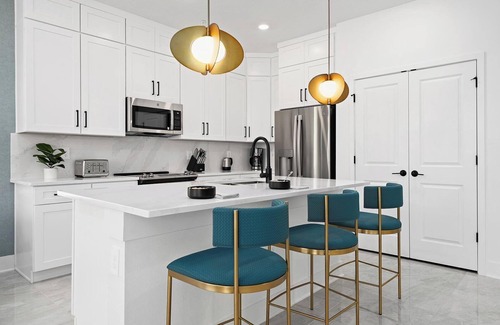 Florida Center House | Villa Reverie | Tranquil Home w/Fab Decor, Luxe Master & PVT Pool - Near Parks