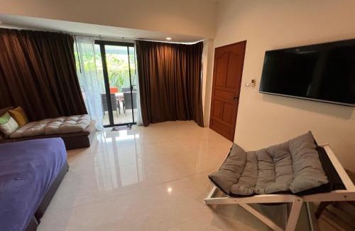 Maret House | Villa Roland