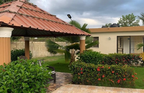 Santo Domingo Este Villa | Villa Romántica con Rios a 5 min Hermos