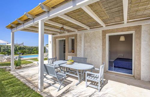 Santa Maria del Focallo Villa | Villa Rosso Blu by Villa Plus
