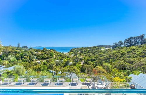Waiheke Island Apartment | Villa Rosa at Palm Beach - Carefree Quality Holiday Villa - Palm Beach