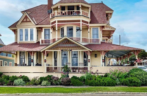 Oak Bluffs Villa | Villa Rosa: Grand Seaside Victorian With Sweeping Water Views