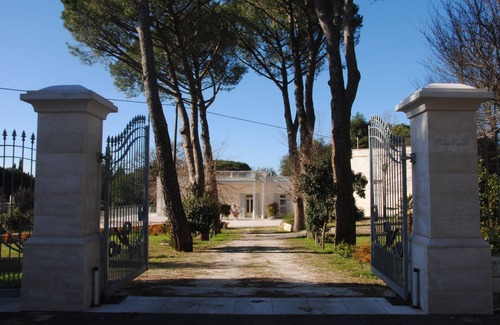 Selva di Fasano Villa | Villa Rosato- App. 40sqm-2 people in the center- 5 km from the Zoosafari