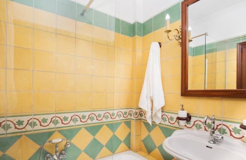 Lusaka Bed & Breakfast | Villa Rose lovely, spacious, low density area, near major malls, with a pool