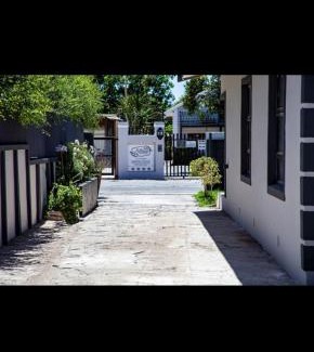 Beaufort West Apartment | Villa Rosie