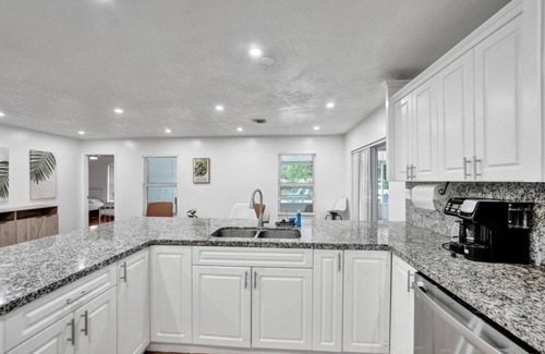 Hunt Club Villa | Villa Royale 4 BR Home w/Pool and Hot Tub by RedAwning
